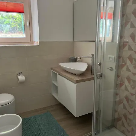 Lido 3 Pool, 30m From The Lake, Pet Friendly Daire Colico
